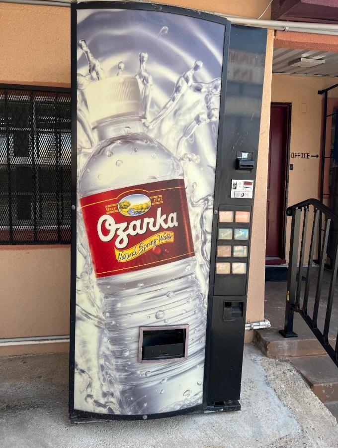 Economy Inn Одесса Экстерьер фото