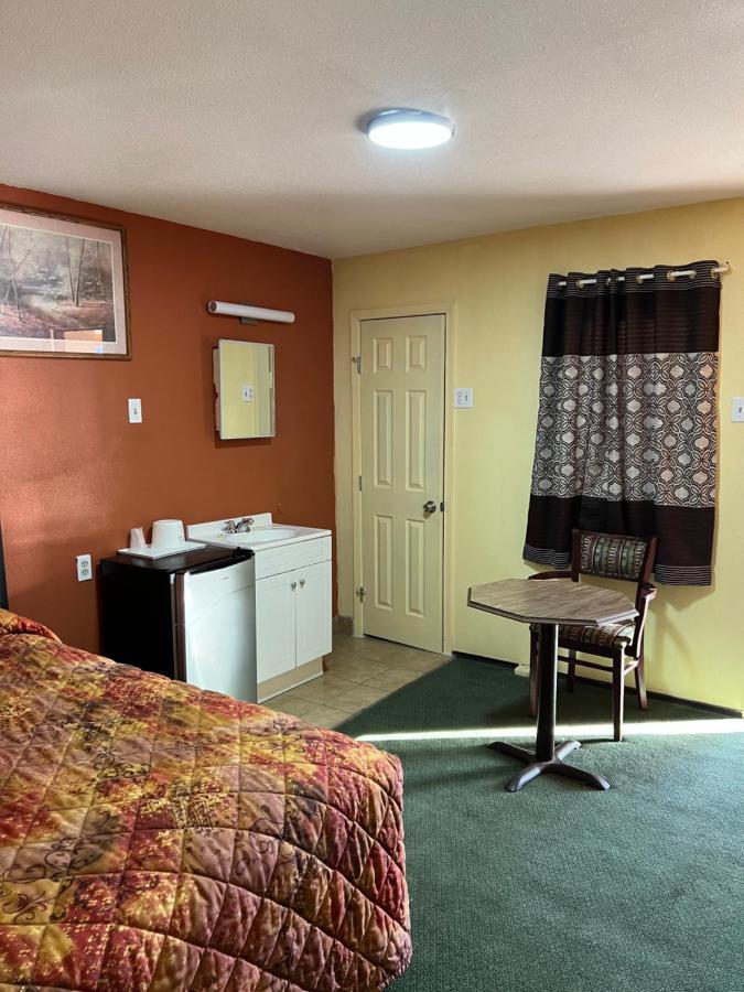 Economy Inn Одесса Экстерьер фото